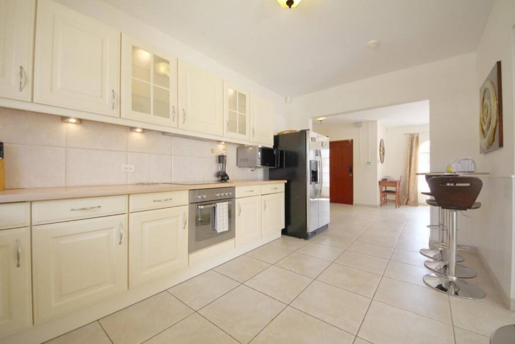 Jolie Villa Entire Villa In Noord, Aruba Palm Beach ภายนอก รูปภาพ
