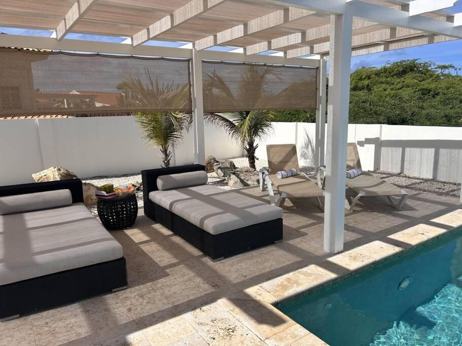 Jolie Villa Entire Villa In Noord, Aruba Palm Beach ภายนอก รูปภาพ