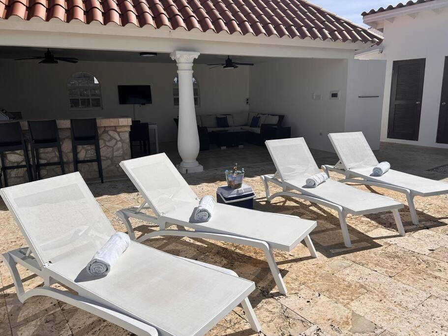 Jolie Villa Entire Villa In Noord, Aruba Palm Beach ภายนอก รูปภาพ